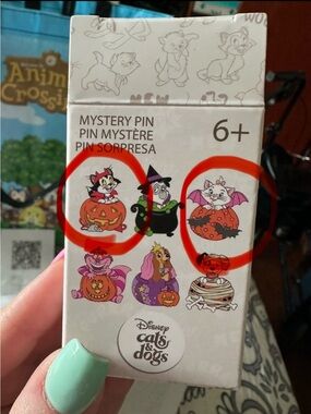 ISO - Disney Cats & Dogs Enamel Pins
